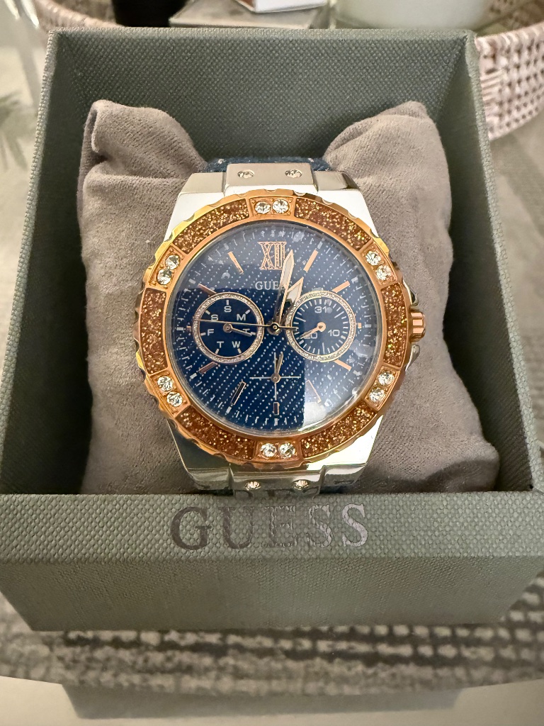 Nwt Guess Womens Watch 36 Mm